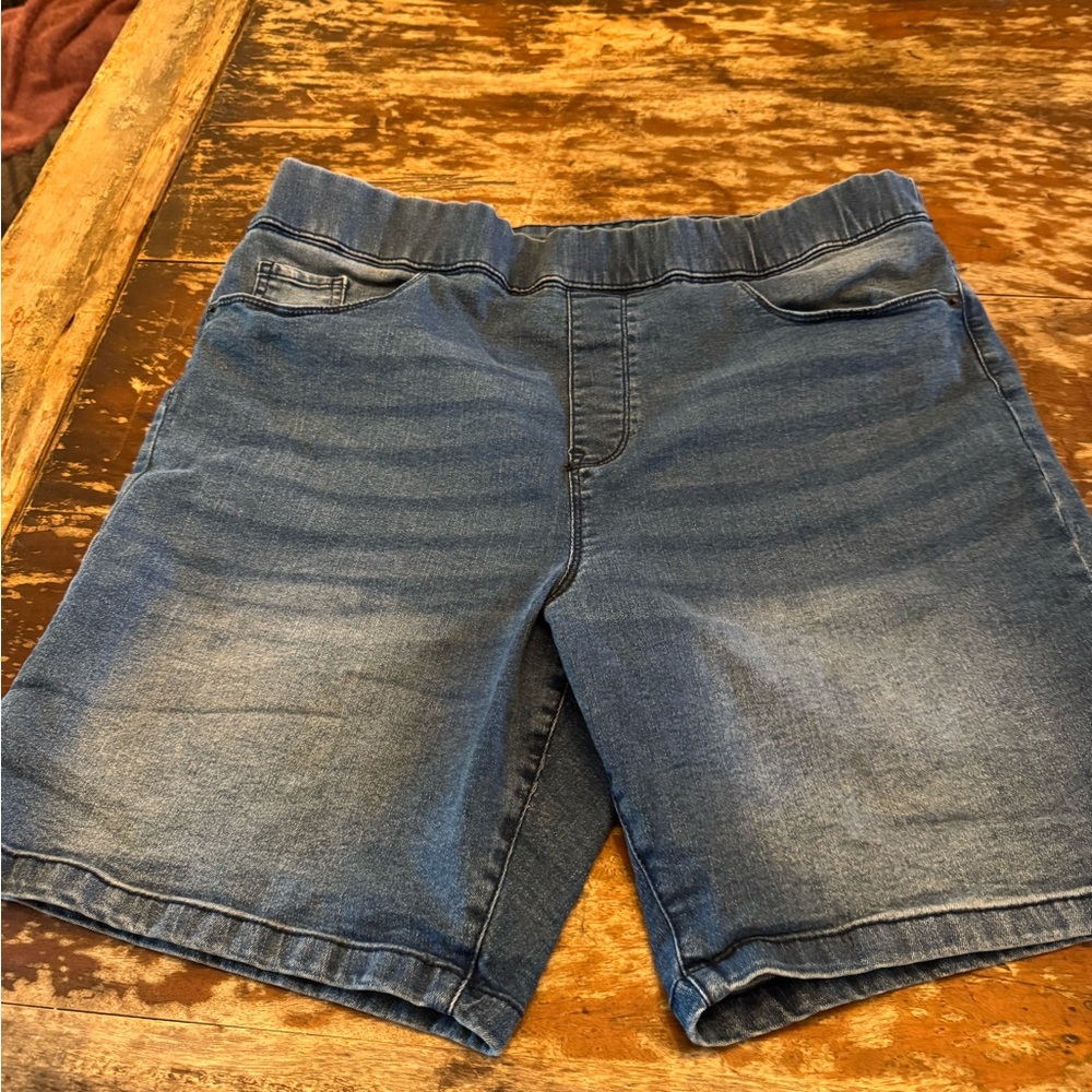 DKNY shorts-